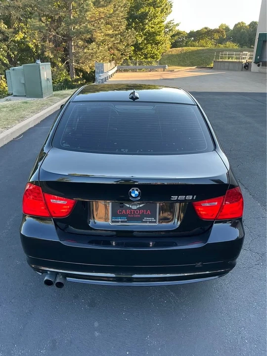 2011 BMW E90 3 Series Sedan - Image 8 of 18