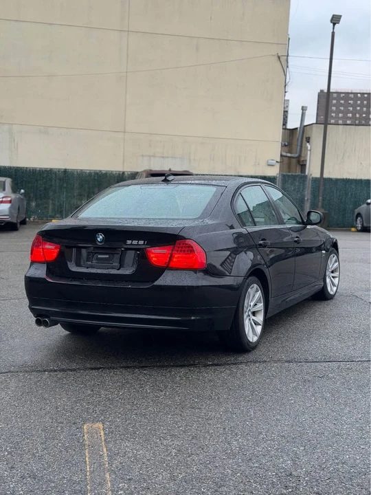 2011 BMW E90 3 Series Sedan - Image 7 of 12