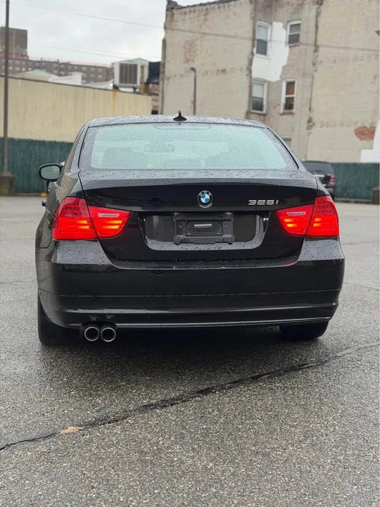 2011 BMW E90 3 Series Sedan - Image 4 of 12