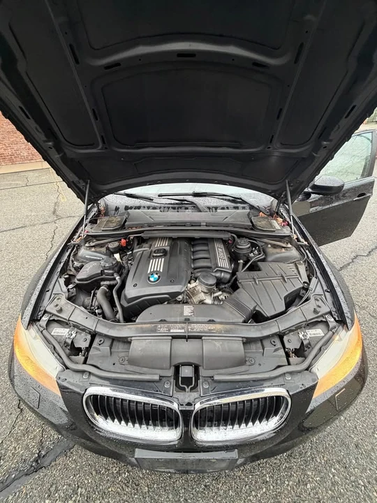 2011 BMW E90 3 Series Sedan - Image 11 of 12