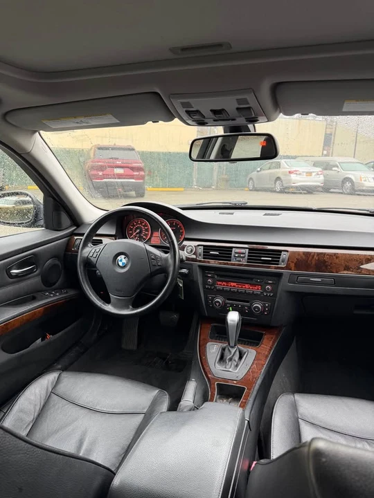 2011 BMW E90 3 Series Sedan - Image 10 of 12