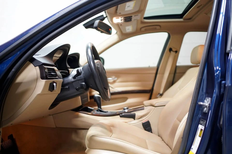 2011 BMW E90 3 Series Sedan - Image 7 of 18