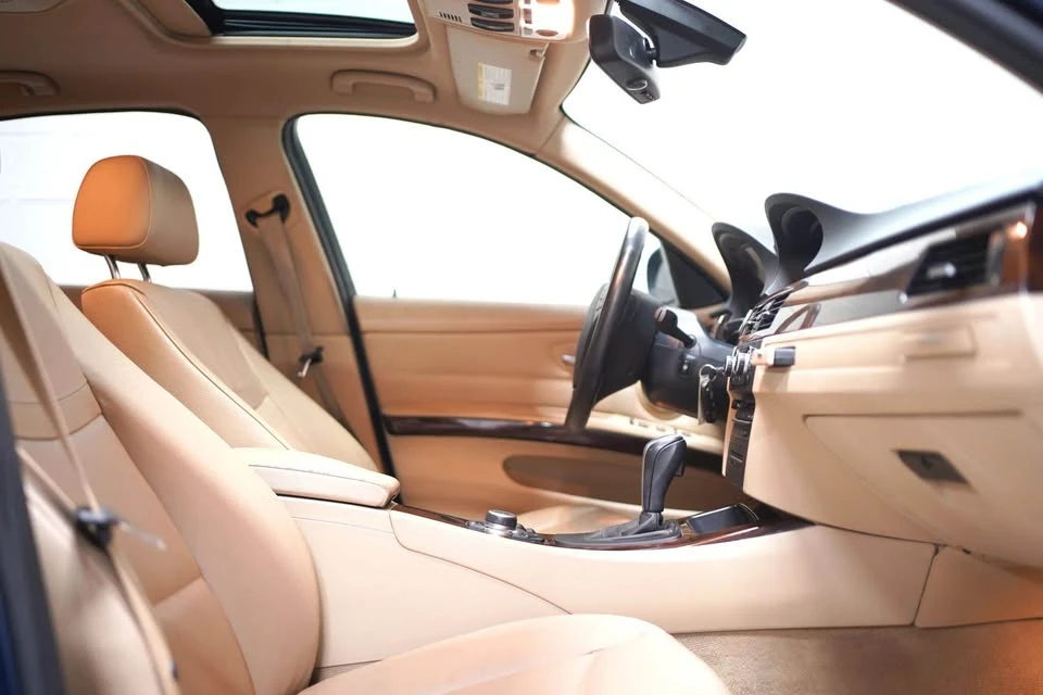 2011 BMW E90 3 Series Sedan - Image 6 of 18