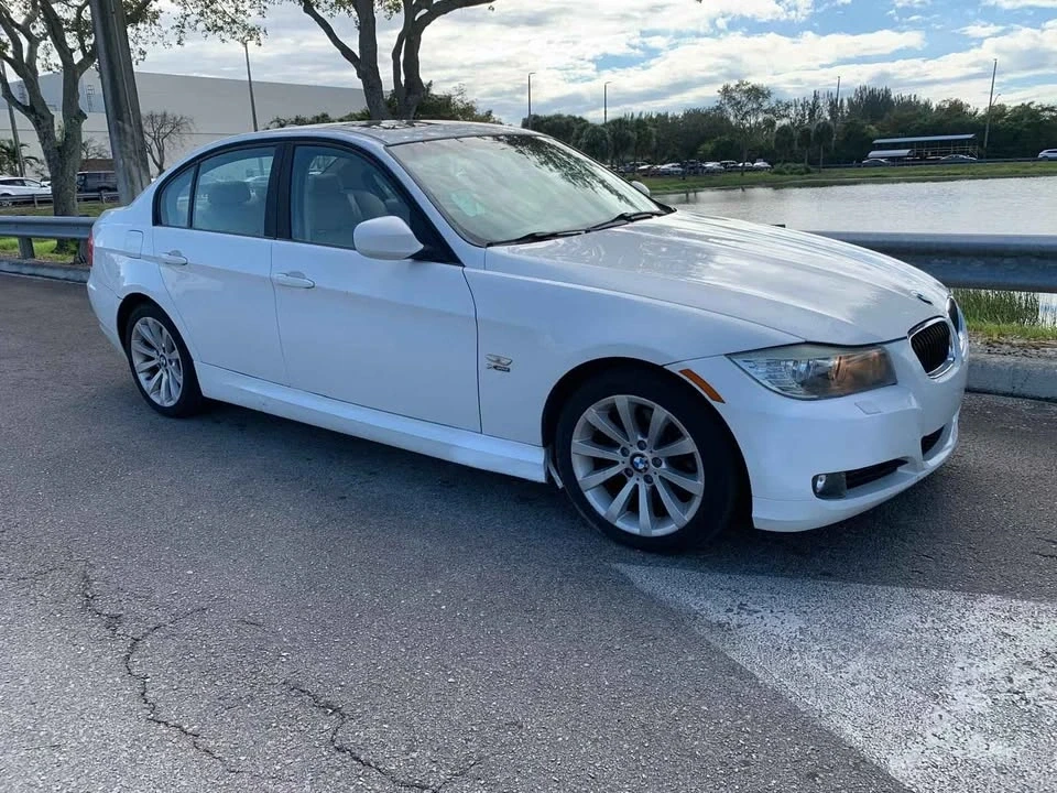 2011 BMW E90 3 Series Sedan - Image 2 of 7