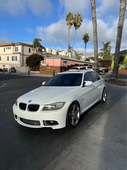 2011 BMW E90 335i Sedan - Image 2 of 12