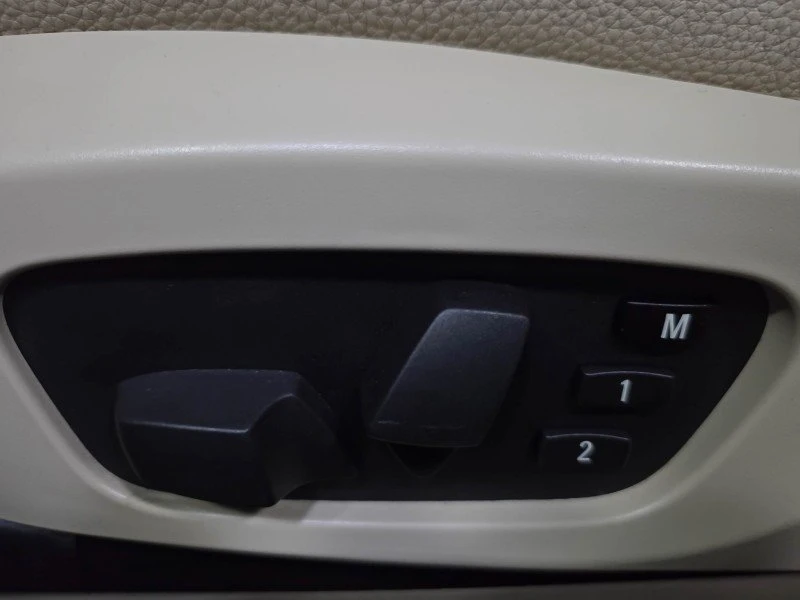 2011 BMW E93 335i Convertible - Image 18 of 20