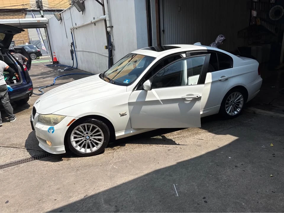2011 BMW E92 335i Coupe - Image 2 of 2