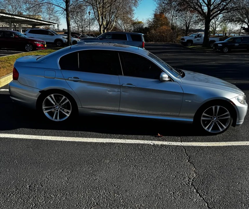2011 BMW E90 335i Sedan - Image 7 of 16
