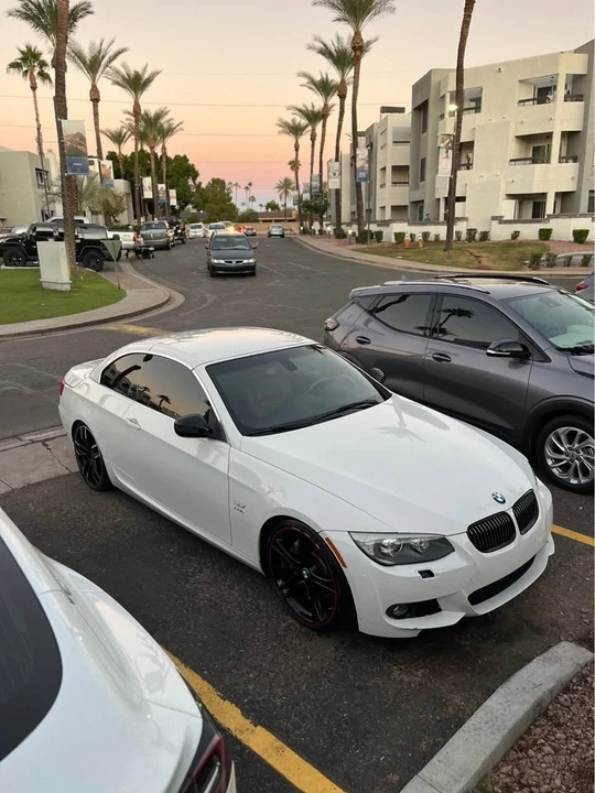 2011 BMW E93 335i Convertible - Image 2 of 10