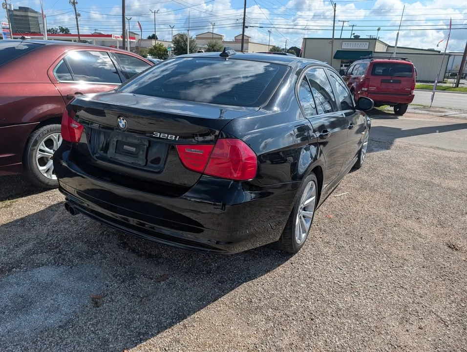 2011 BMW E90 3 Series Sedan - Image 2 of 6
