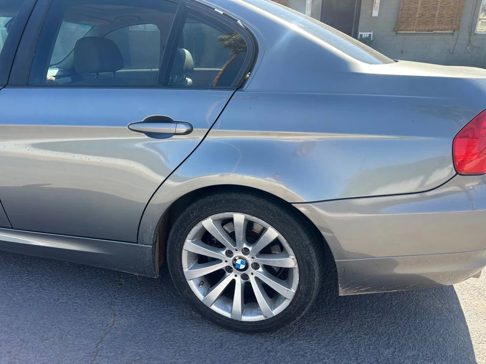 2011 BMW E90 3 Series Sedan - Image 3 of 4
