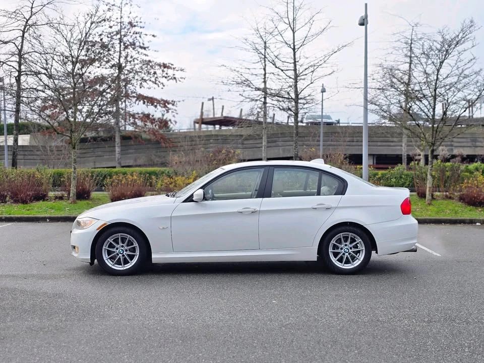 2011 BMW E90 3 Series Sedan - Image 7 of 20