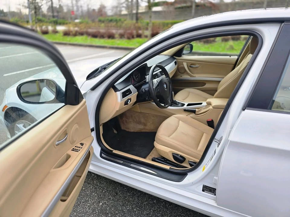 2011 BMW E90 3 Series Sedan - Image 8 of 20