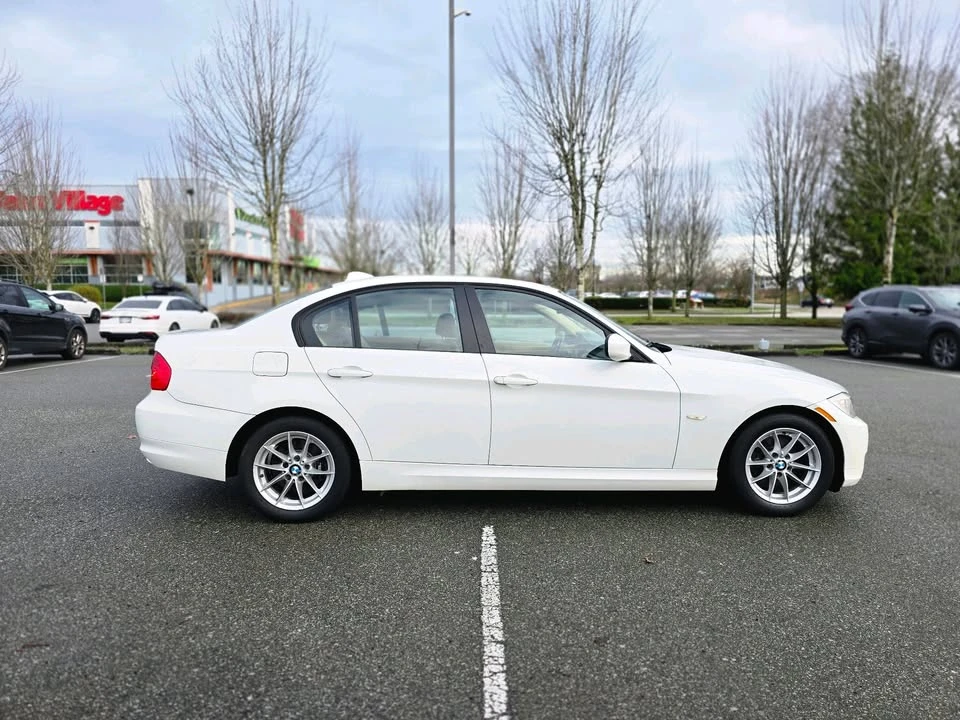 2011 BMW E90 3 Series Sedan - Image 5 of 20