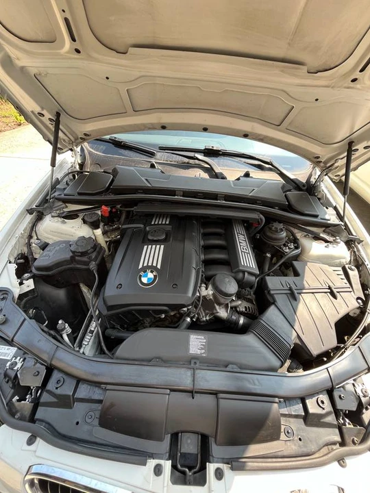 2011 BMW E90 3 Series Sedan - Image 8 of 10
