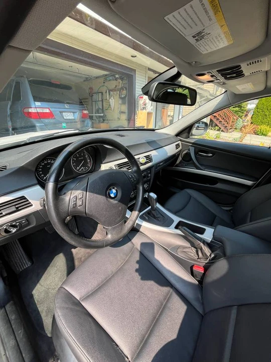 2011 BMW E90 3 Series Sedan - Image 7 of 10