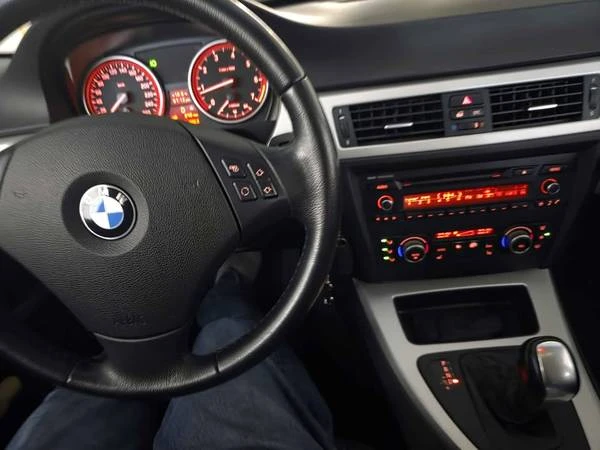 2011 BMW E90 3 Series Sedan - Image 13 of 19