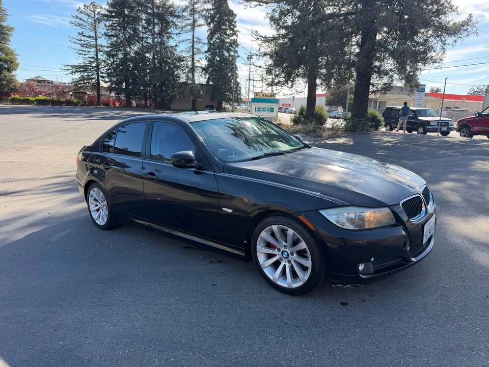 2011 BMW E90 3 Series Sedan - Image 2 of 9