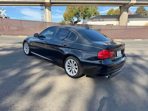 2011 BMW 325i Sedan