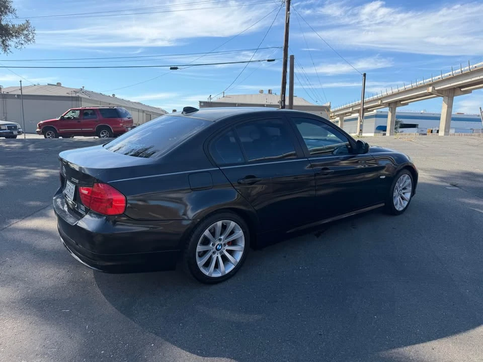 2011 BMW E90 3 Series Sedan - Image 3 of 9