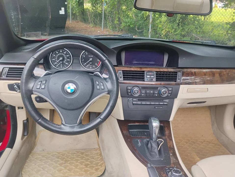2011 BMW E93 3 Series Convertible - Image 9 of 15