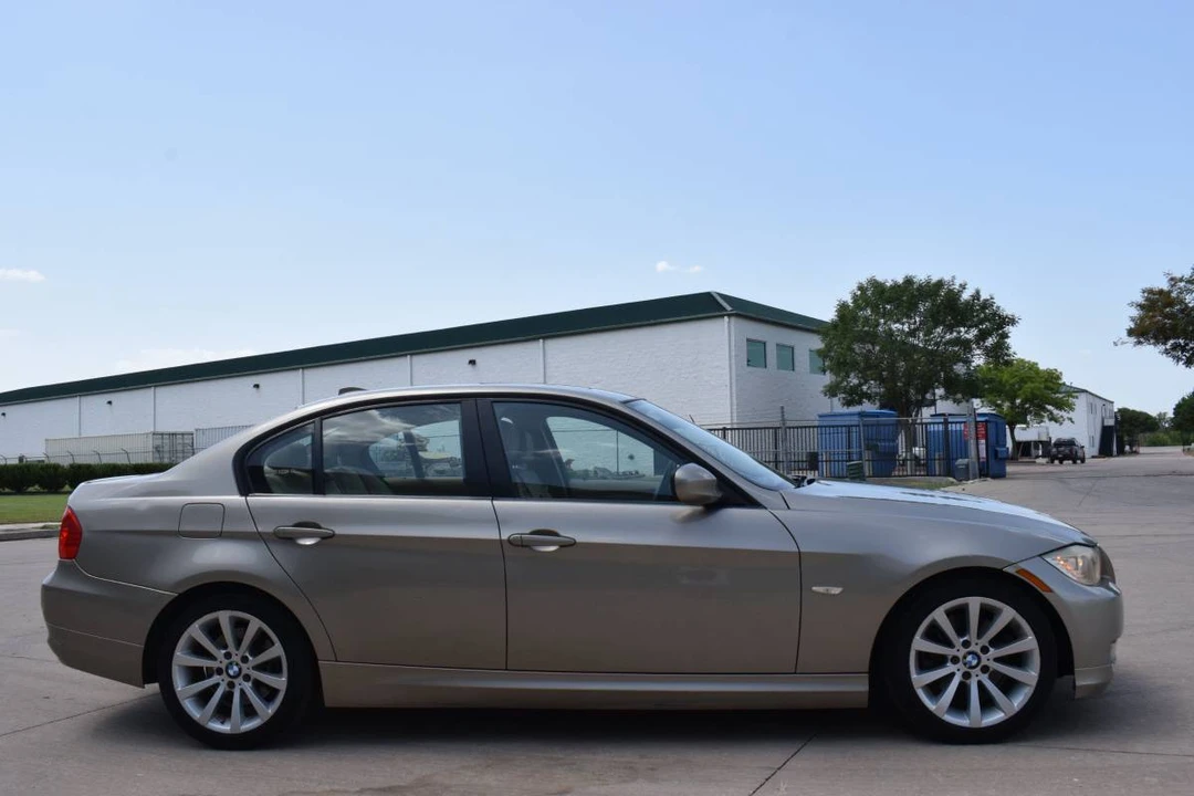 2011 BMW E90 3 Series Sedan - Image 4 of 20