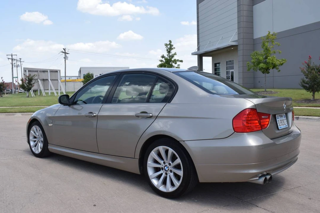 2011 BMW E90 3 Series Sedan - Image 7 of 20