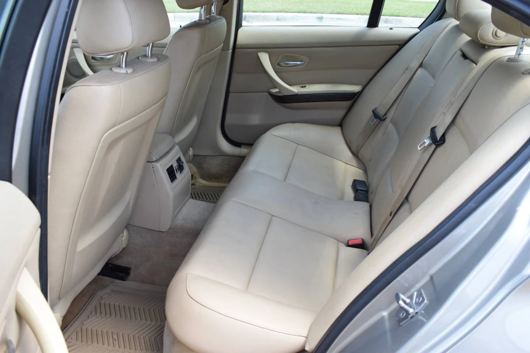 2011 BMW E90 3 Series Sedan - Image 14 of 20