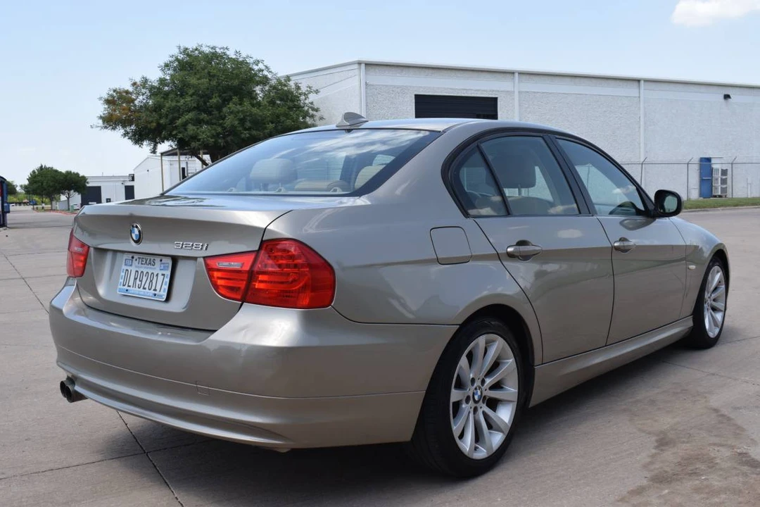2011 BMW E90 3 Series Sedan - Image 5 of 20