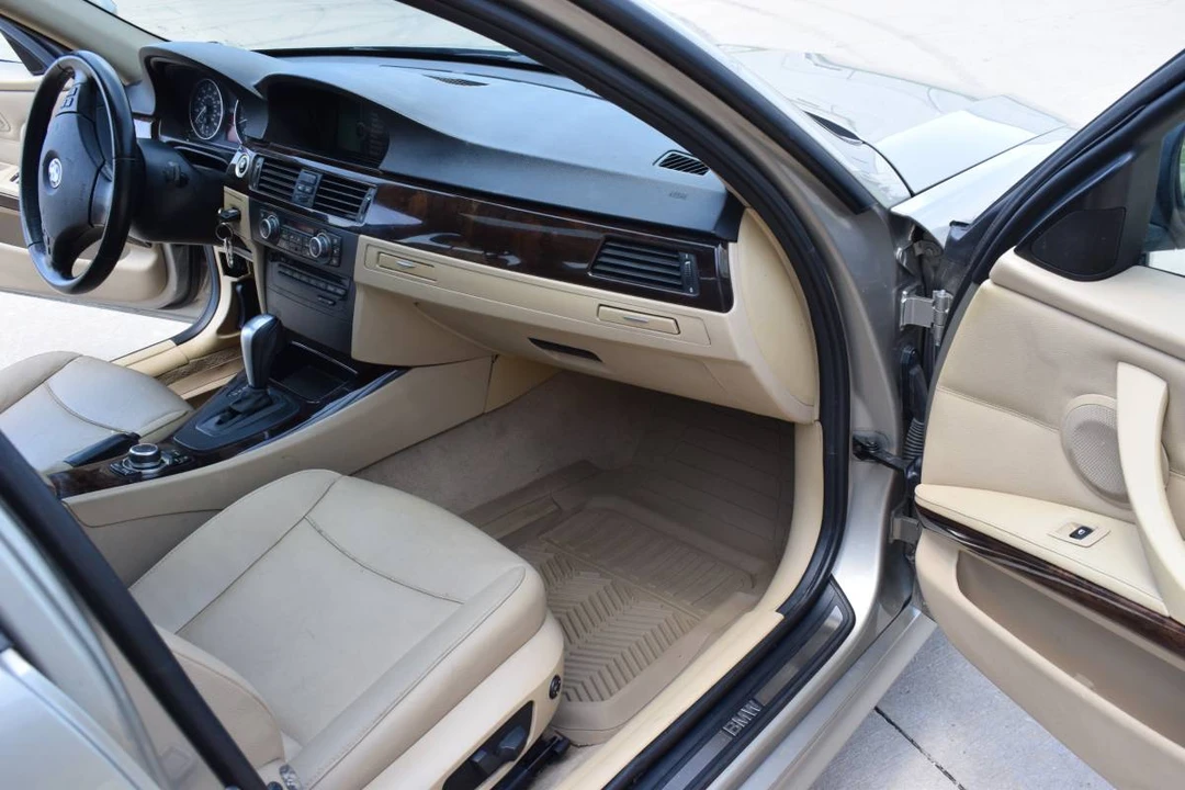 2011 BMW E90 3 Series Sedan - Image 12 of 20