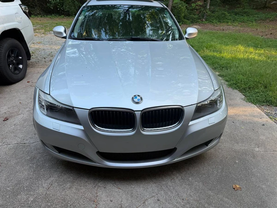 2011 BMW E90 3 Series Sedan - Image 4 of 4