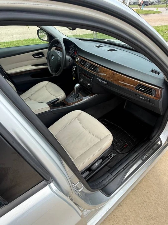 2011 BMW E90 3 Series Sedan - Image 12 of 13