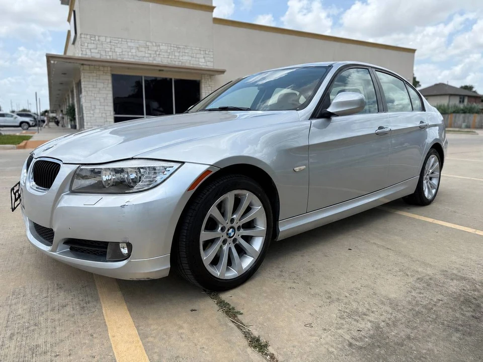 2011 BMW E90 3 Series Sedan - Image 5 of 13