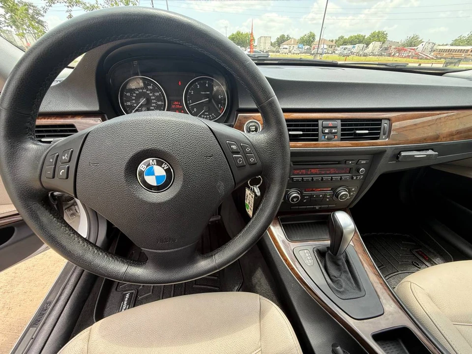 2011 BMW E90 3 Series Sedan - Image 9 of 13