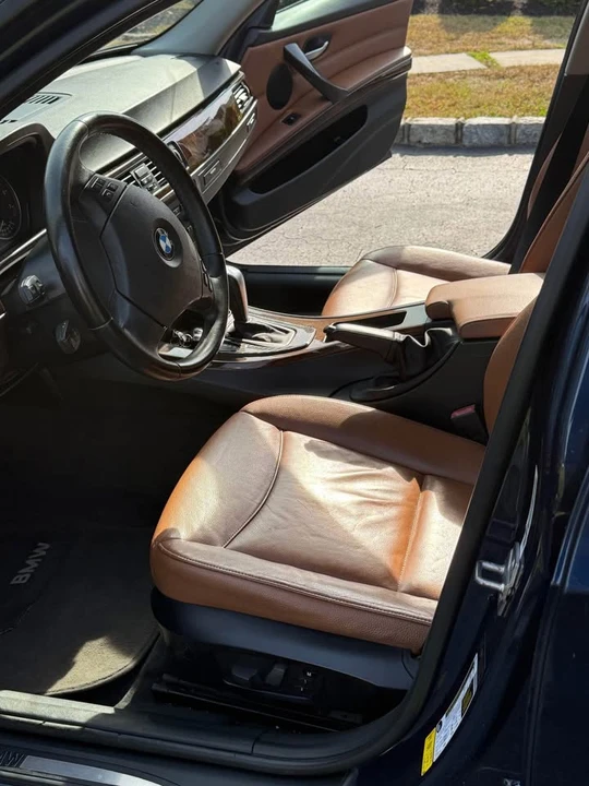 2011 BMW E90 3 Series Sedan - Image 7 of 9