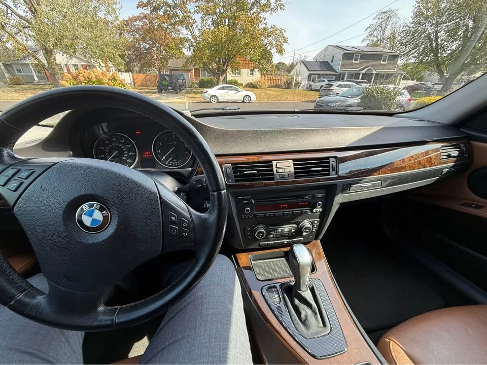 2011 BMW E90 3 Series Sedan - Image 4 of 9