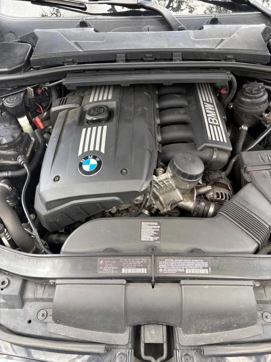 2011 BMW E90 3 Series Sedan - Image 15 of 16