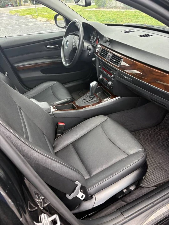 2011 BMW E90 3 Series Sedan - Image 12 of 16