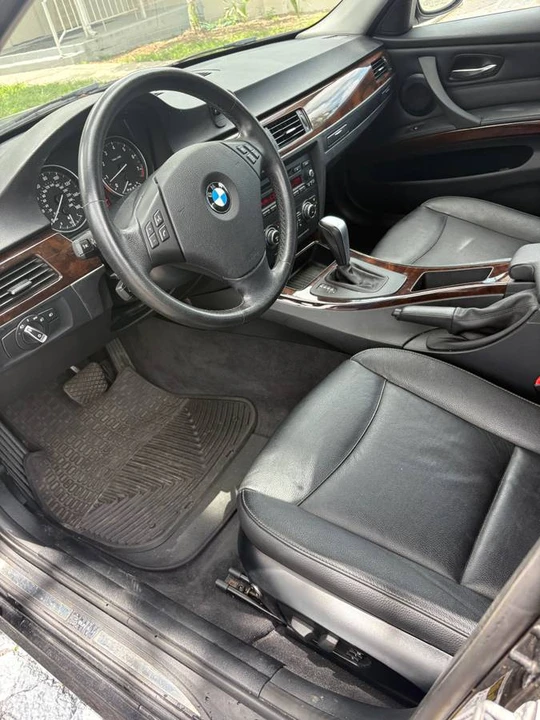2011 BMW E90 3 Series Sedan - Image 7 of 16