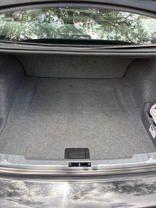 2011 BMW E90 3 Series Sedan - Image 14 of 16