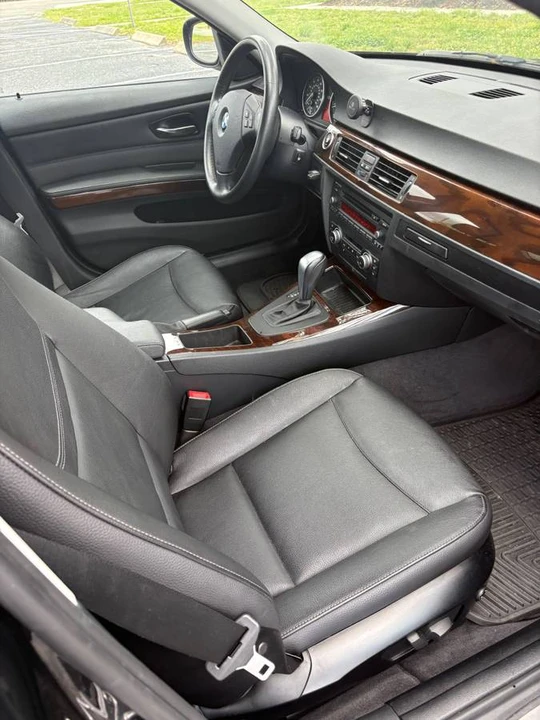 2011 BMW E90 3 Series Sedan - Image 11 of 16
