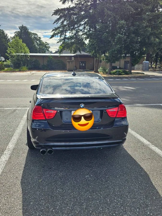 2011 BMW E90 3 Series Sedan - Image 14 of 23