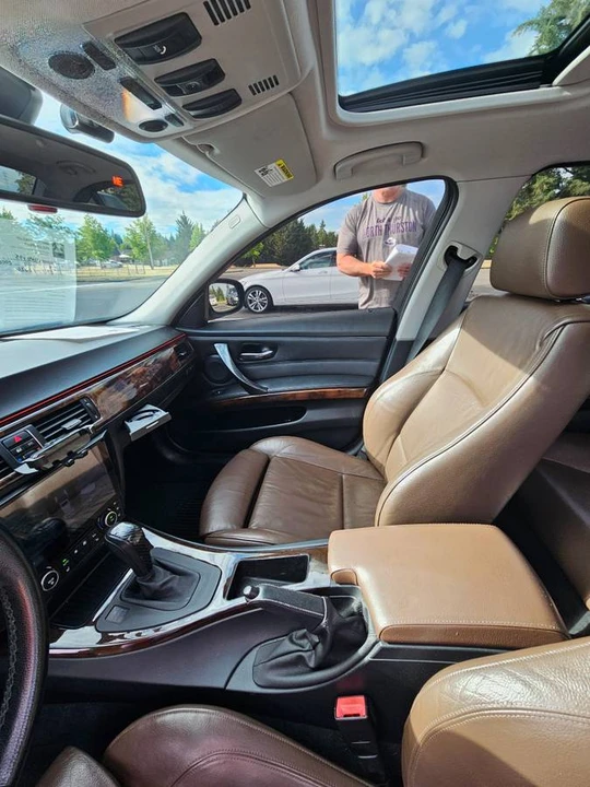 2011 BMW E90 3 Series Sedan - Image 10 of 23
