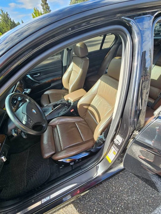2011 BMW E90 3 Series Sedan - Image 7 of 23