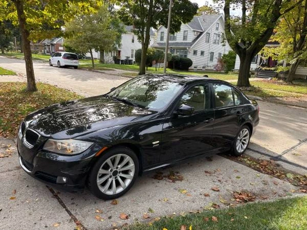2011 BMW E90 3 Series Sedan - Image 4 of 10