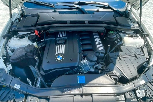 2011 BMW E90 3 Series Sedan - Image 9 of 20