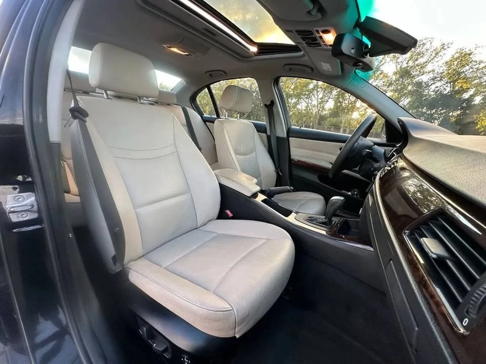 2011 BMW E90 3 Series Sedan - Image 10 of 20