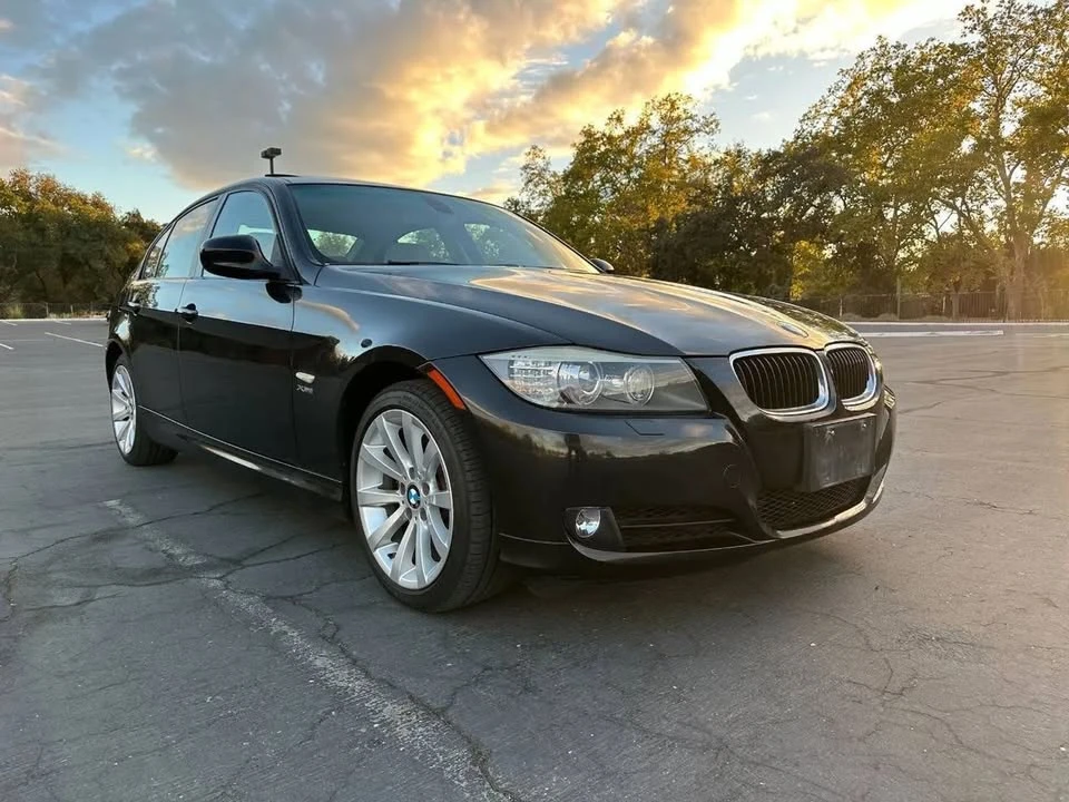 2011 BMW E90 3 Series Sedan - Image 4 of 20
