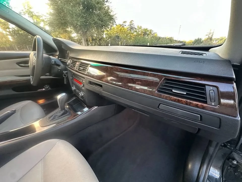 2011 BMW E90 3 Series Sedan - Image 16 of 20