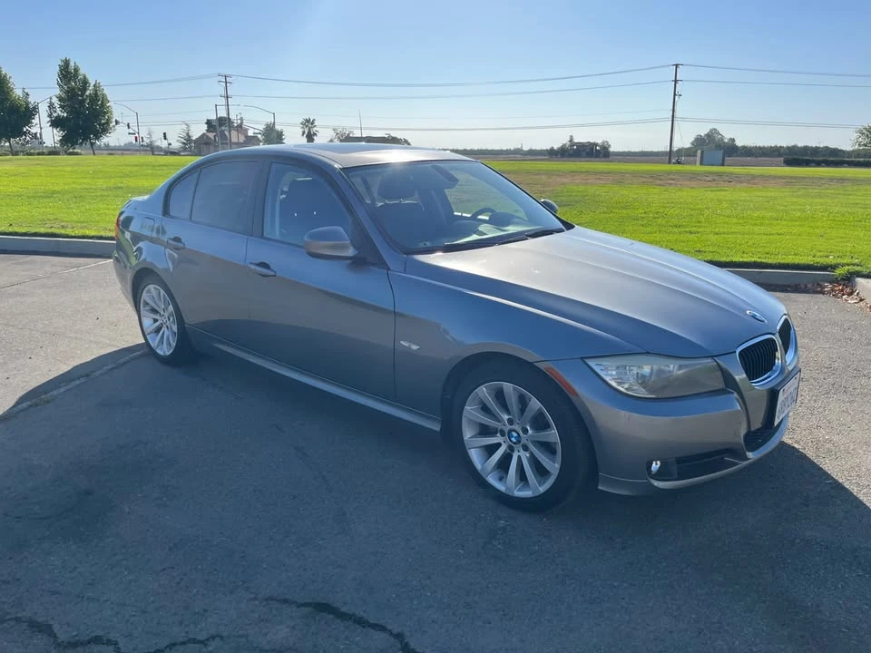 2011 BMW E90 3 Series Sedan - Image 3 of 7